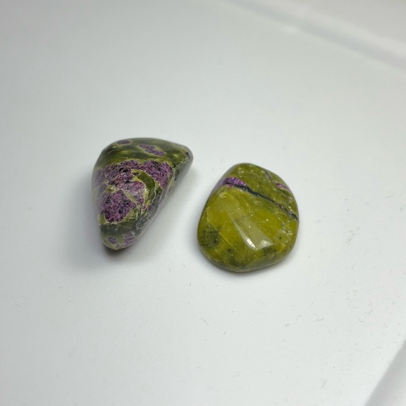 Stitchtite in Serpentine Tumble Stone Set of 2 - Picture 5 of 13